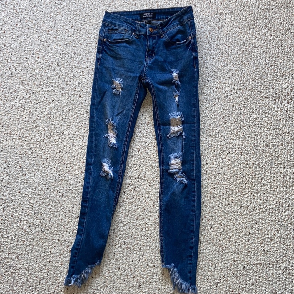 Forever 21 ripped “push up” skinny jeans